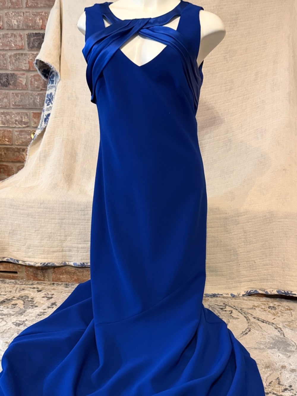 THEIA Cobalt Blue Mermaid Gown Satin Crisscross Neckline Size 6 Formal Dress